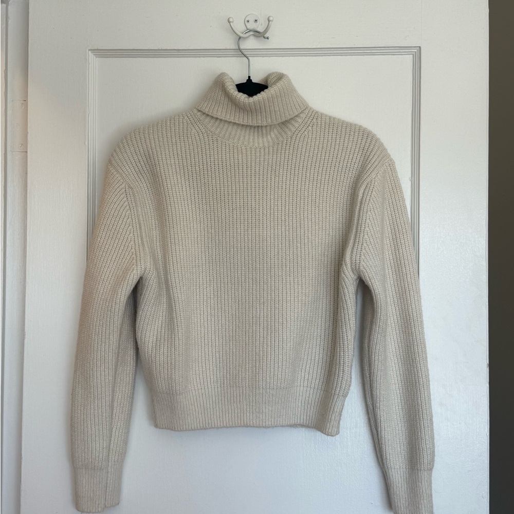 H&M Cream Ribbed Turtleneck Sweater - Picture 4 of 4
